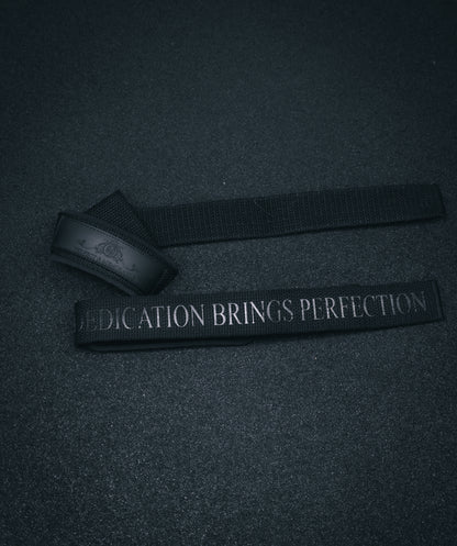 P&M | BLACK ''DEDICATION BRINGS PERFECTION'' LIFTING STRAPS