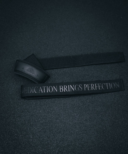 P&M | BLACK ''DEDICATION BRINGS PERFECTION'' LIFTING STRAPS